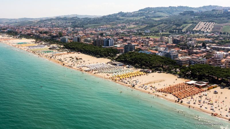 Italy, Abruzzo, Teramo, Alba Adriatica - Tripinview