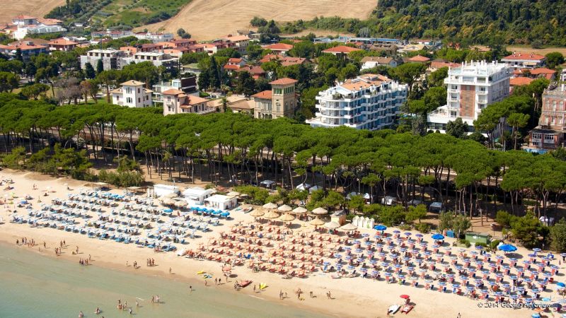 Italy, Abruzzo, Teramo, Pineto - TRIPinVIEW