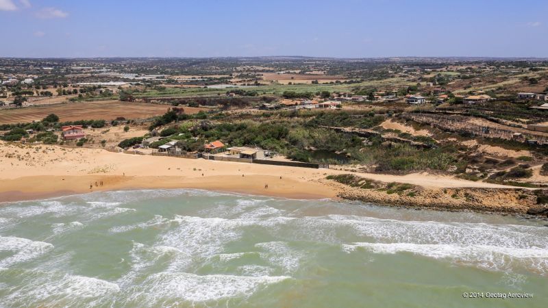 Italy, Sicily, Ragusa, Spiaggia Sampieri - TRIPinVIEW