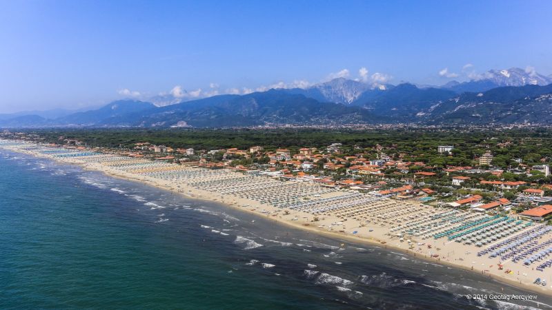 Italy, Toscana, Lucca, Marina di Pietrasanta - TRIPinVIEW