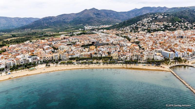 Spain, Cataluña, Girona, Roses Beach | La Nova Beach - TRIPinVIEW