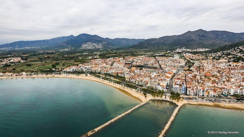 Spain, Cataluña, Girona, Roses Beach | La Nova Beach - TRIPinVIEW