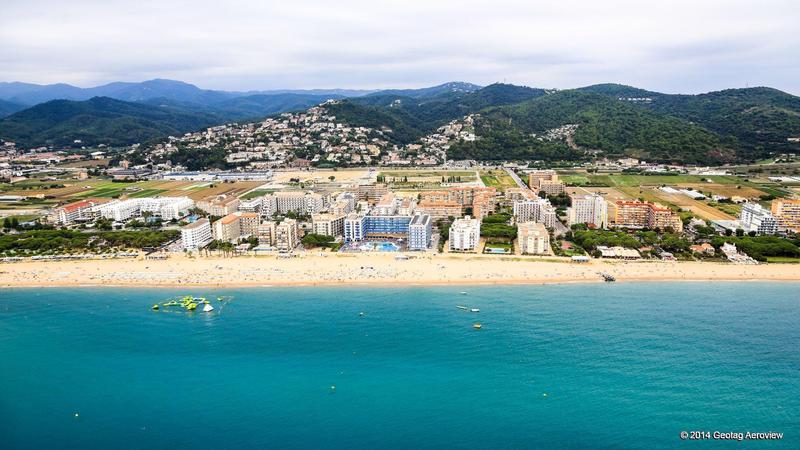 Spain, Cataluña, Barcelona, Llevant de Santa Susanna Beach - TRIPinVIEW