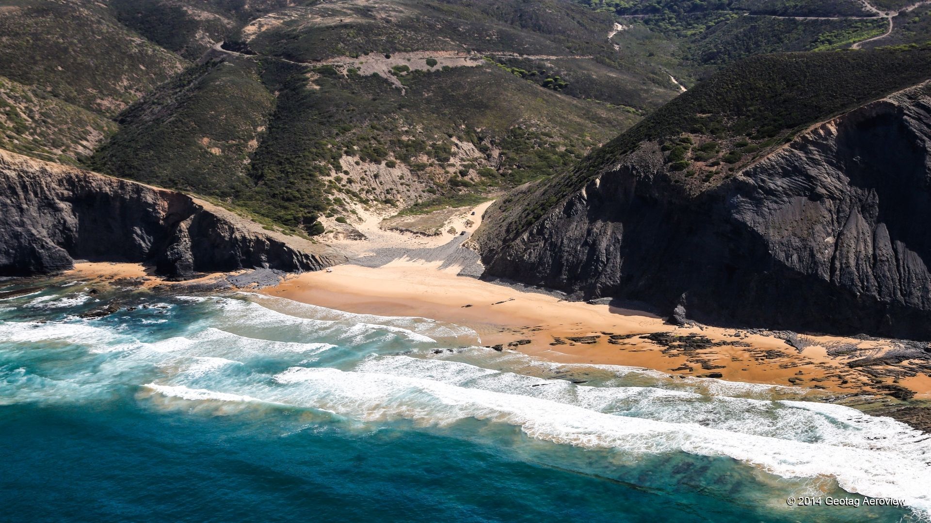 TRIPinVIEW: beach Praia da Barriga